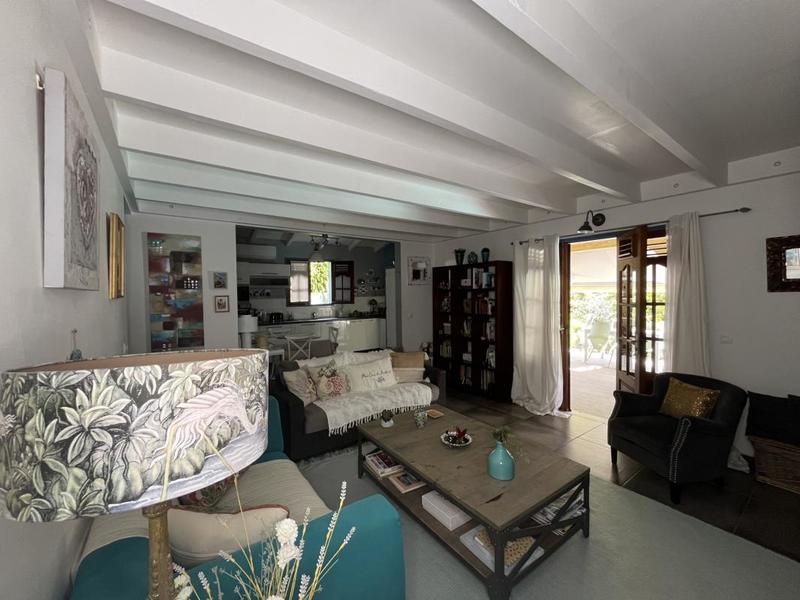 Maison - 95 m² - 5 pièces