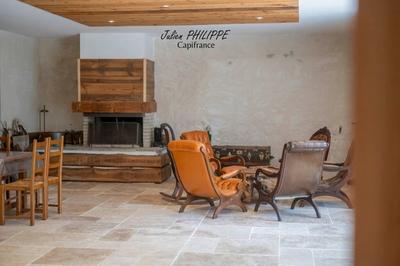 Maison - 247 m² - 7 pièces