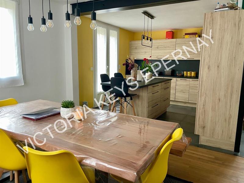 Maison - 140 m² - 5 pièces