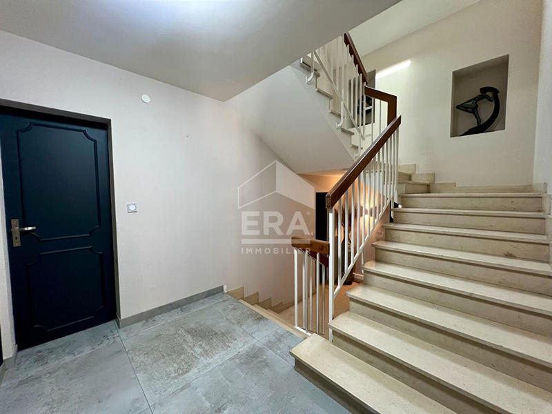 Villa - 297 m² - 7 pièces