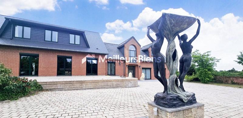 Propriété - 450 m² - 10 pièces