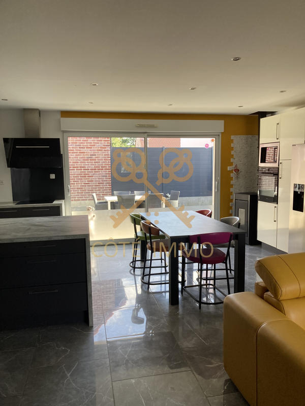 Maison - 120 m² - 6 pièces