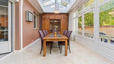 Villa - 300 m² - 10 pièces