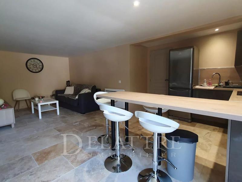 Maison - 180 m² - 8 pièces