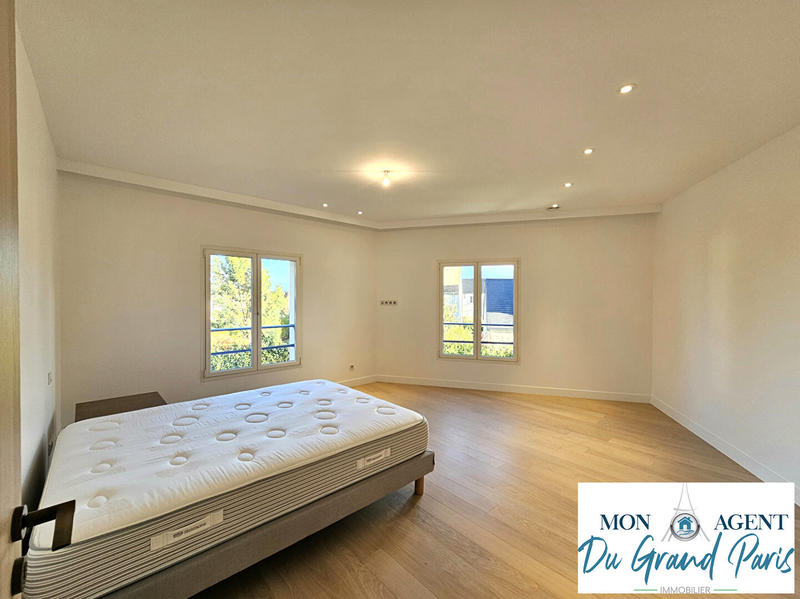 Maison - 480 m² - 10 pièces