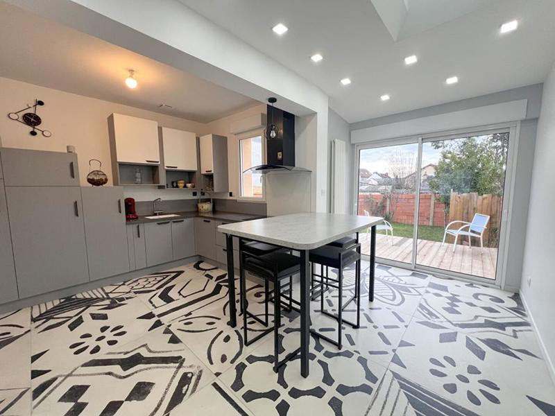 Maison - 122 m² - 6 pièces