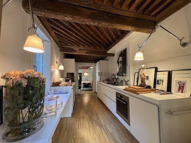 Maison - 232 m² - 6 pièces