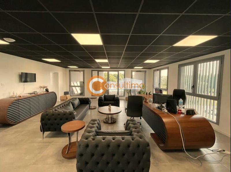 Bureau - 700 m²