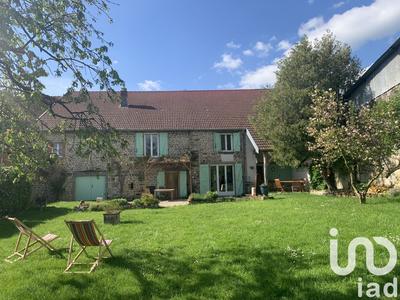 Maison - 211 m² - 7 pièces