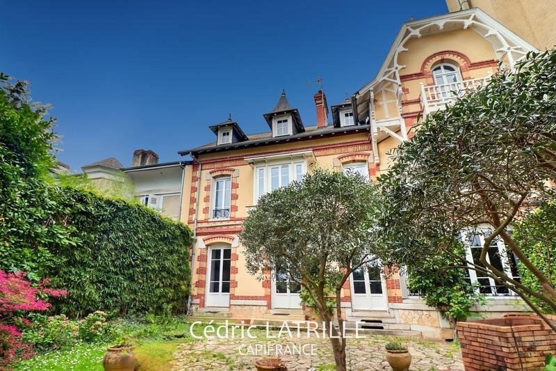 Maison bourgeoise - 272 m² - 11 pièces