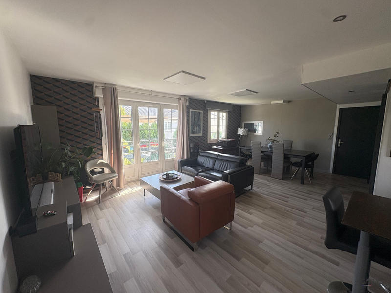 Maison - 90 m² - 6 pièces