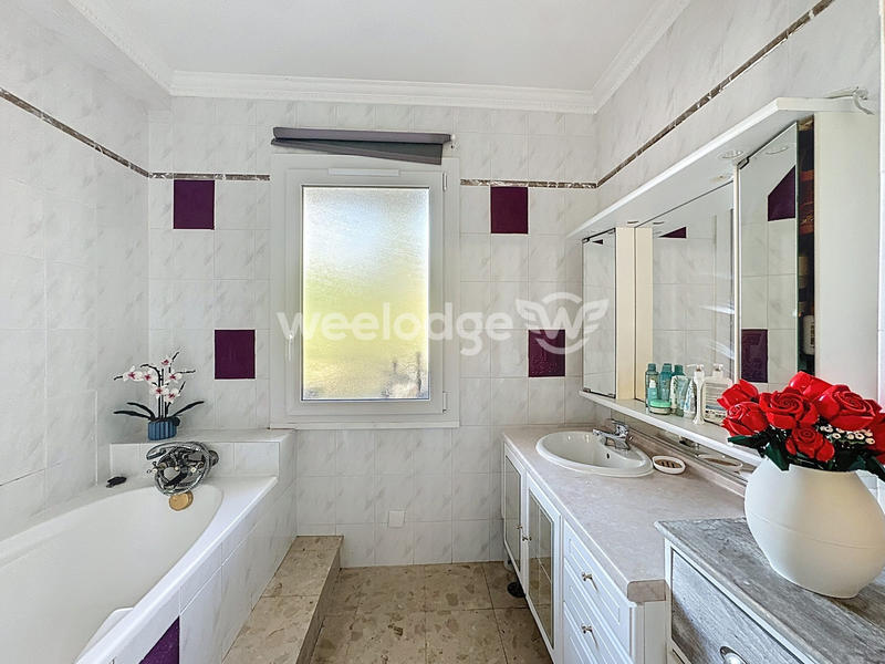 Appartement - 92 m² - 5 pièces