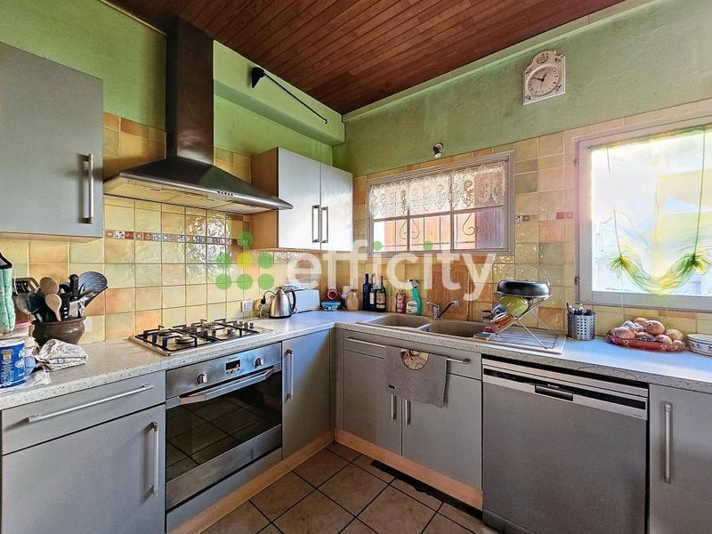 Maison - 200 m² - 7 pièces