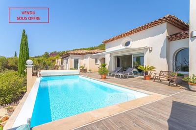 Maison - 204 m² - 8 pièces