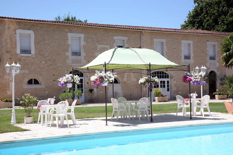 Château - 1 500 m² - 25 pièces