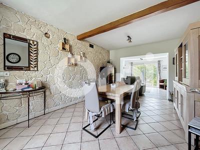 Maison - 98 m² - 4 pièces