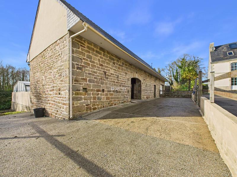 Propriété - 490 m² - 12 pièces