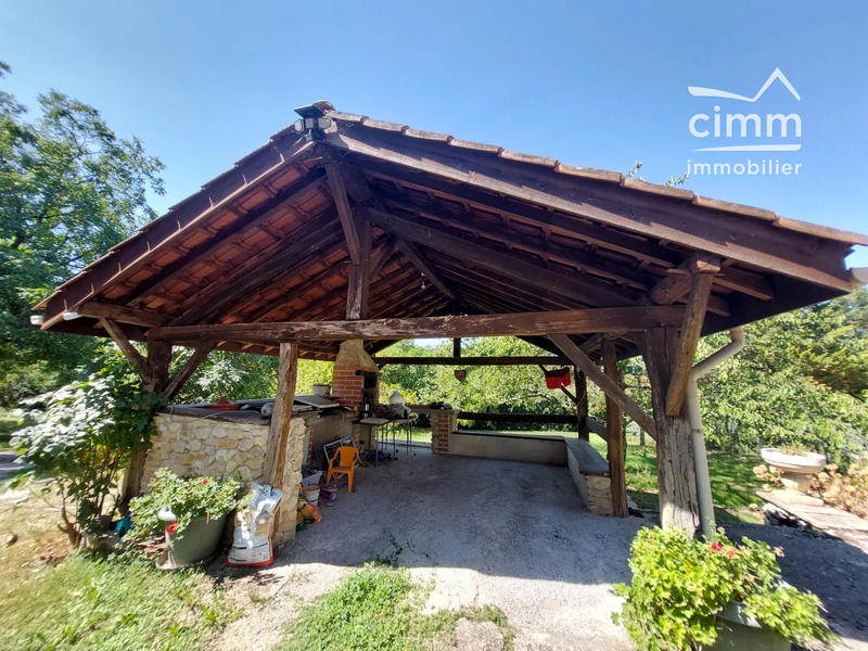 Maison - 215 m² - 7 pièces