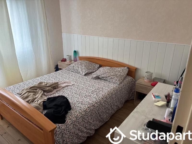 Chambre - 70 m² - 1 pièce