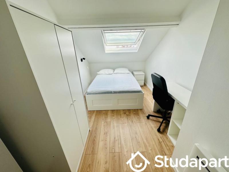 Chambre - 11 m² - 1 pièce