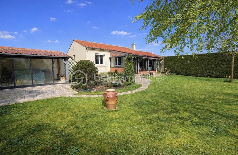 Maison traditionnelle - 107 m² - 6 pièces