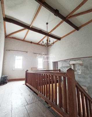 Propriété - 275 m² - 6 pièces