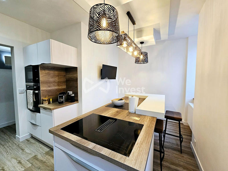 Maison - 258 m² - 8 pièces