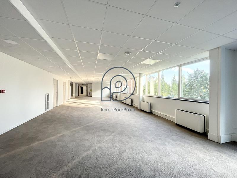 Bureau - 2 463 m²
