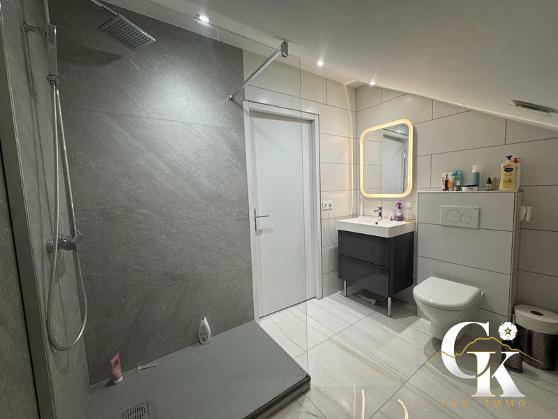 Maison - 137 m² - 7 pièces