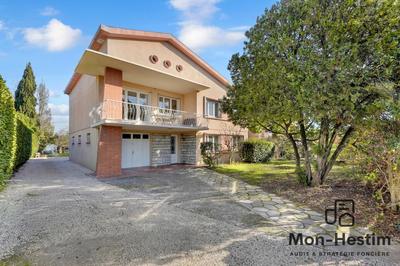 Maison - 263 m² - 11 pièces