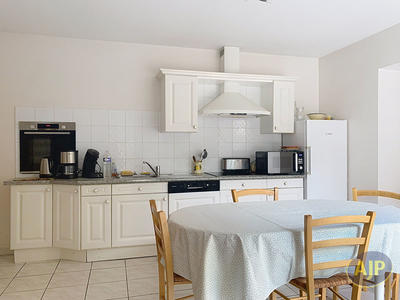 Maison - 245 m² - 7 pièces