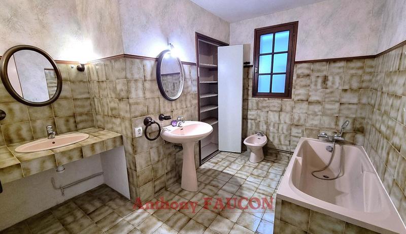 Maison - 162 m² - 7 pièces