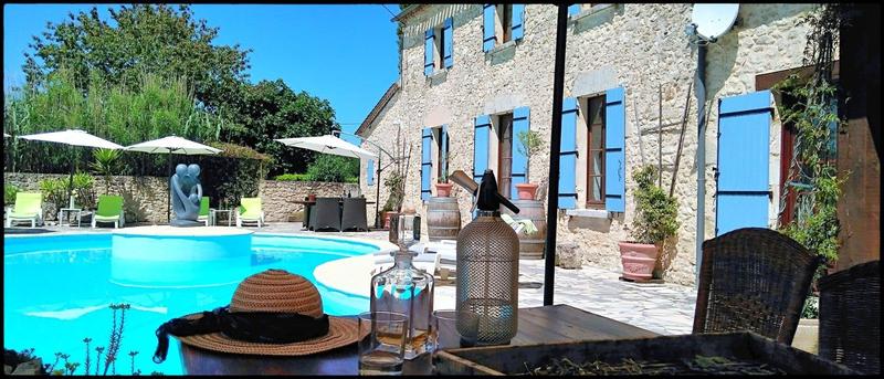 Maison traditionnelle - 293 m² - 10 pièces