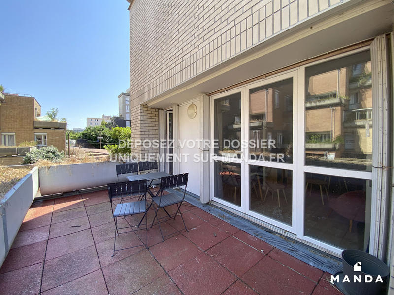 Chambre - 9 m² - 5 pièces