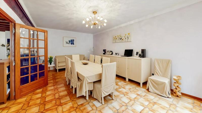 Maison - 236 m² - 9 pièces