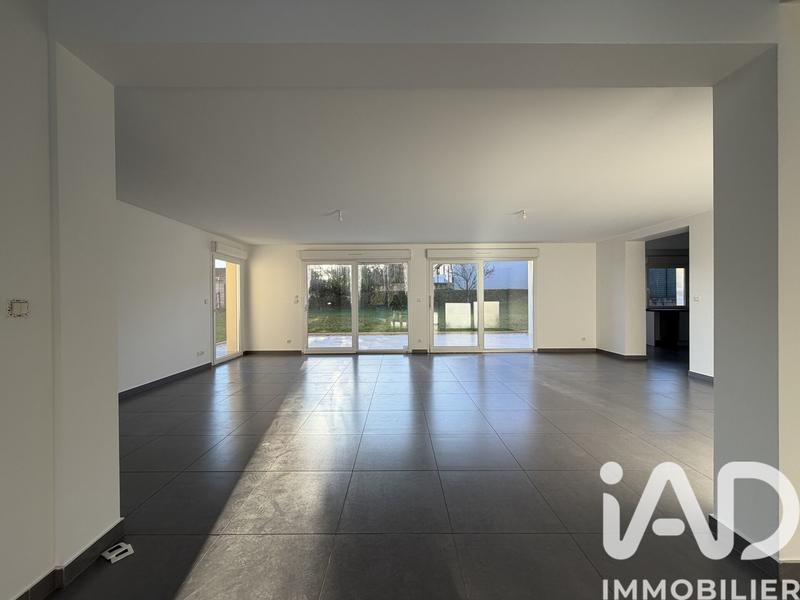 Maison - 208 m² - 6 pièces