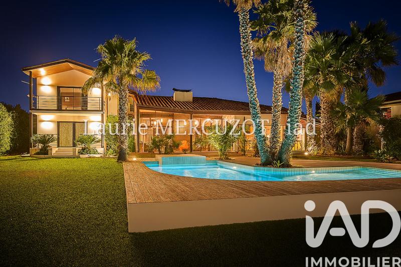 Maison - 260 m² - 7 pièces