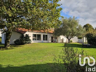 Maison - 312 m² - 9 pièces