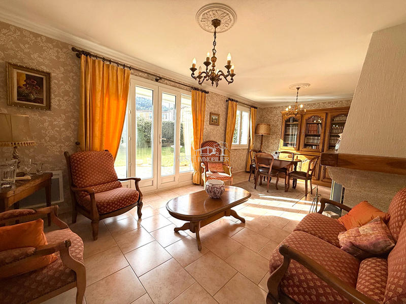 Maison - 95 m² - 5 pièces