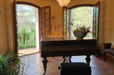 Maison - 282 m² - 11 pièces