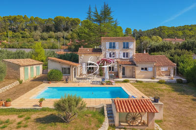 Maison - 140 m² - 7 pièces