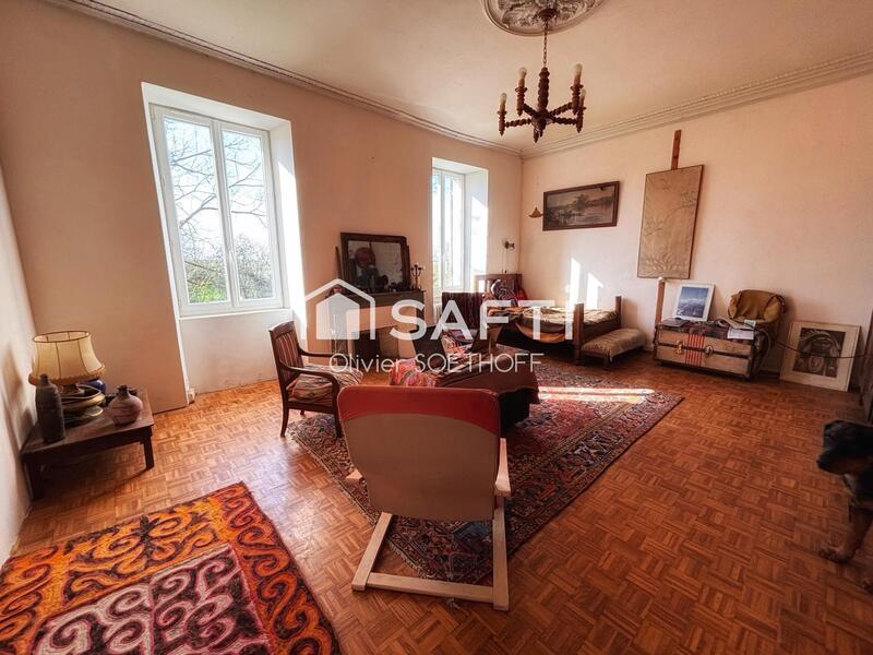 Maison - 320 m² - 7 pièces