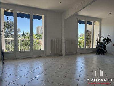 Appartement - 75 m² - 3 pièces