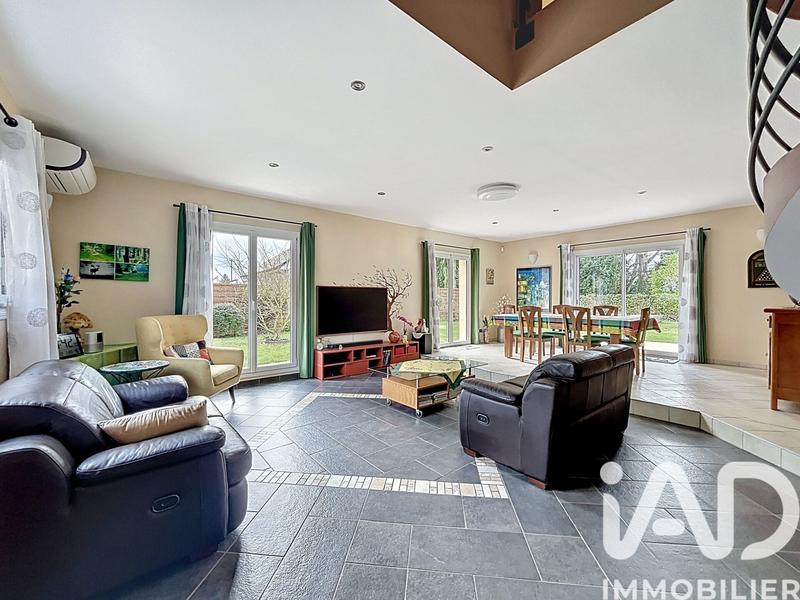 Maison - 225 m² - 8 pièces