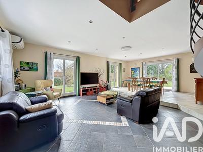 Maison - 225 m² - 8 pièces