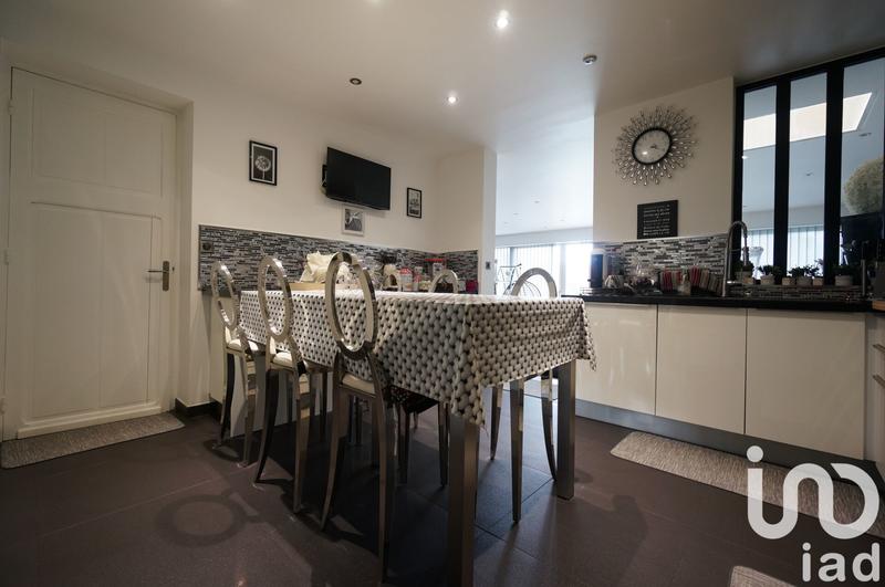 Maison - 280 m² - 7 pièces