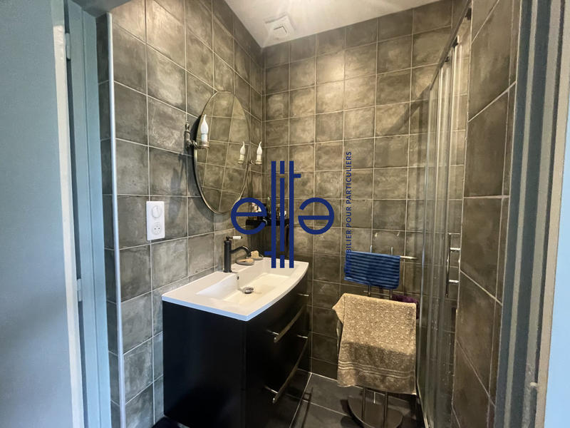 Maison - 203 m² - 7 pièces