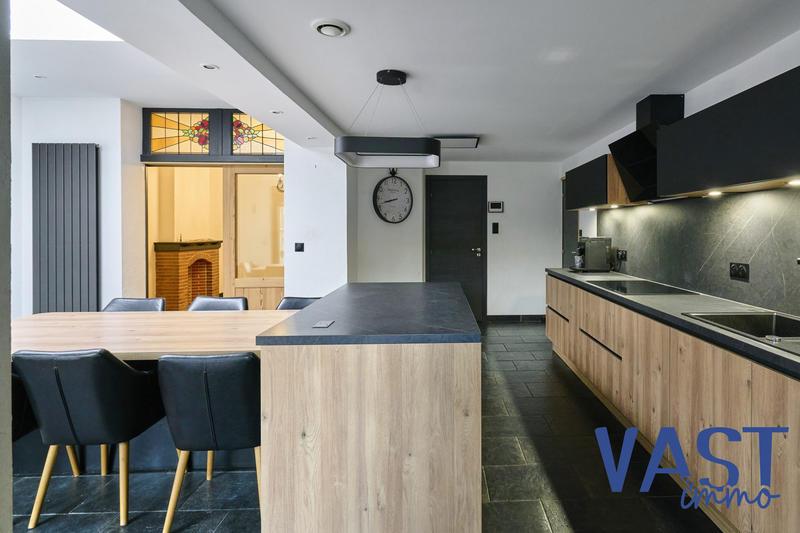 Maison traditionnelle - 160 m² - 7 pièces