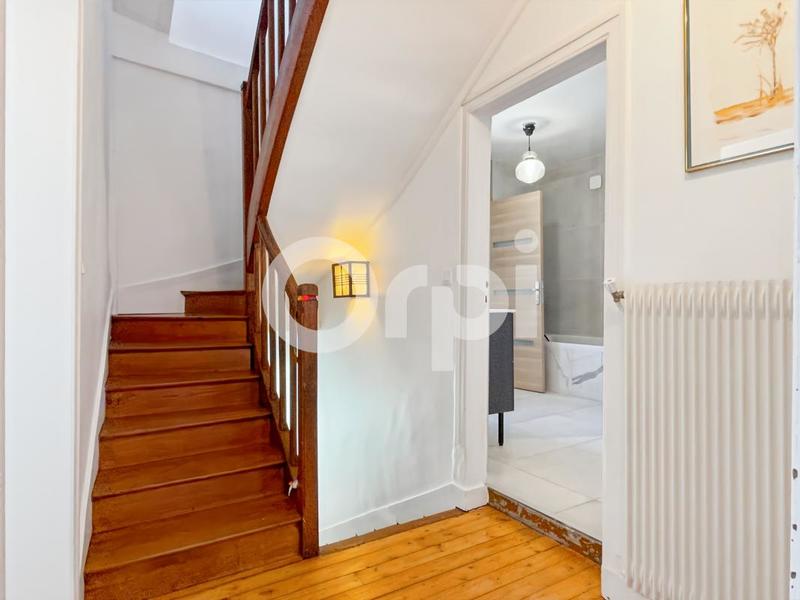 Propriété - 276 m² - 10 pièces