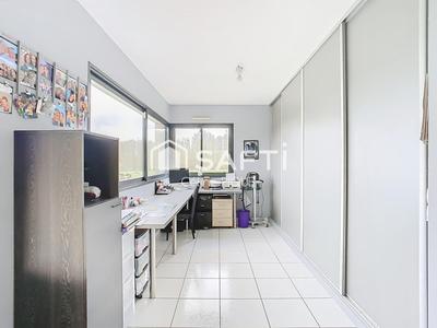 Maison - 210 m² - 7 pièces
